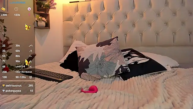 savagequeenbee7 online show from January 2025 06:38:02 PM