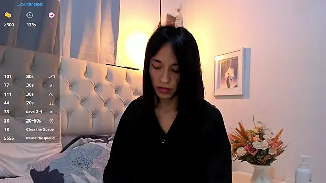 savagequeenbee7 online show from January 2025 02:35:01 PM