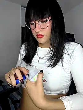 Kiitygirl online show from October 2025 03:30:01 AM