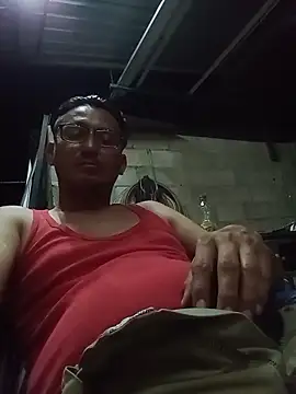 Snapshot of Andresguz35 chatting on November 2025 04:00:01 AM Andresguz35 online show from November 2025 04:00:01 AM