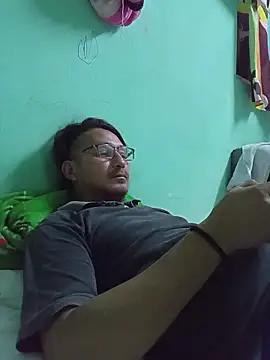 Snapshot of Andresguz35 chatting on November 2025 04:10:02 AM Andresguz35 online show from November 2025 04:10:02 AM