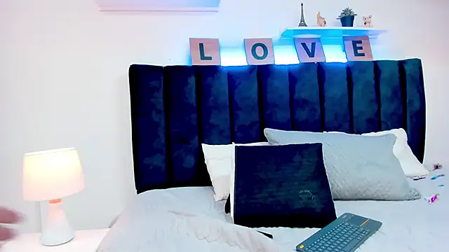 Snapshot of Mia_brunette26 chatting on December 2024 08:34:02 AM Mia brunette26 online show from December 2024 08:34:02 AM