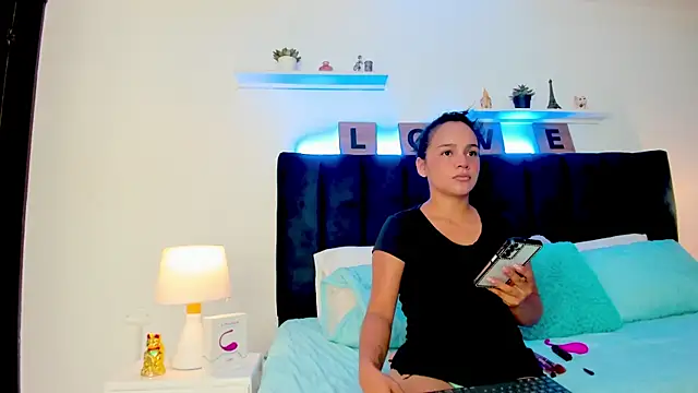 Snapshot of Mia_brunette26 chatting on January 2025 03:14:01 AM Mia brunette26 online show from January 2025 03:14:01 AM