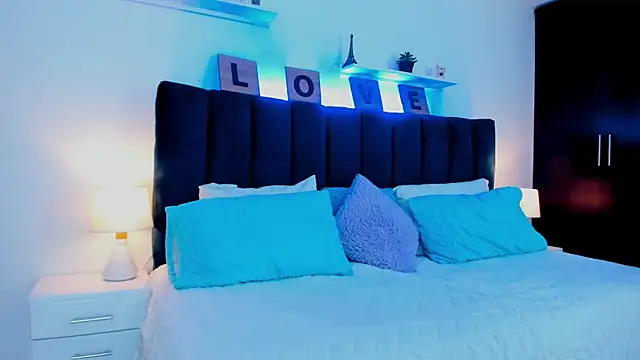 Snapshot of Mia_brunette26 chatting on January 2025 02:25:01 AM Mia brunette26 online show from January 2025 02:25:01 AM