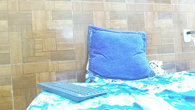 Snapshot of Mia_brunette26 chatting on March 2025 05:18:02 AM Mia brunette26 online show from March 2025 05:18:02 AM