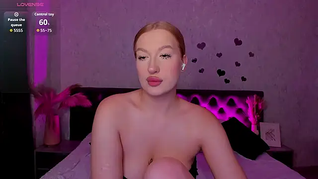 Emma  Leee online show from October 2025 12:08:01 AM