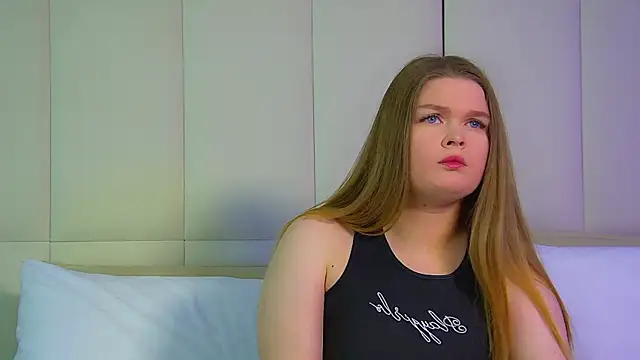 Snapshot of CrystalLyons chatting on October 2025 12:13:02 PM CrystalLyons online show from October 2025 12:13:02 PM