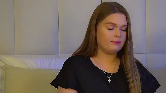 CrystalLyons online show from March 2026 06:25:01 PM