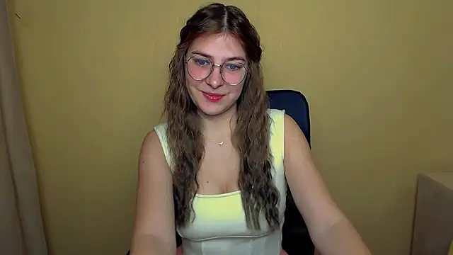 Snapshot of Luna_Lush_ chatting on October 2025 05:32:01 AM Luna Lush online show from October 2025 05:32:01 AM