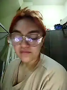 Snapshot of SophiaWeestt99 chatting on February 2025 03:33:01 AM SophiaWeestt99 online show from February 2025 03:33:01 AM