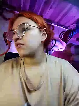 Snapshot of SophiaWeestt99 chatting on February 2025 01:22:01 AM SophiaWeestt99 online show from February 2025 01:22:01 AM