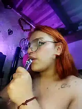 Snapshot of SophiaWeestt99 chatting on February 2025 07:26:02 AM SophiaWeestt99 online show from February 2025 07:26:02 AM