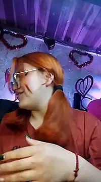 Snapshot of SophiaWeestt99 chatting on February 2025 07:54:02 AM SophiaWeestt99 online show from February 2025 07:54:02 AM