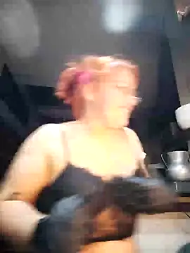 Snapshot of SophiaWeestt99 chatting on February 2025 05:05:01 AM SophiaWeestt99 online show from February 2025 05:05:01 AM