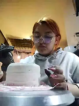 Snapshot of SophiaWeestt99 chatting on February 2025 05:19:02 AM SophiaWeestt99 online show from February 2025 05:19:02 AM