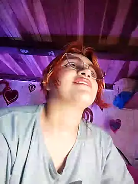 Snapshot of SophiaWeestt99 chatting on February 2025 01:08:01 AM SophiaWeestt99 online show from February 2025 01:08:01 AM