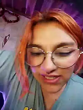 Snapshot of SophiaWeestt99 chatting on February 2025 04:28:02 AM SophiaWeestt99 online show from February 2025 04:28:02 AM