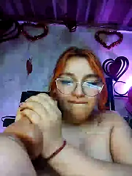 Snapshot of SophiaWeestt99 chatting on February 2025 07:34:02 AM SophiaWeestt99 online show from February 2025 07:34:02 AM