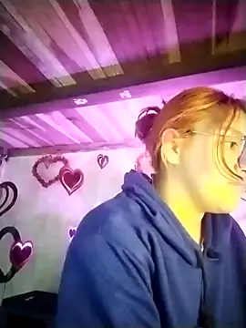 Snapshot of SophiaWeestt99 chatting on February 2025 01:22:01 AM SophiaWeestt99 online show from February 2025 01:22:01 AM