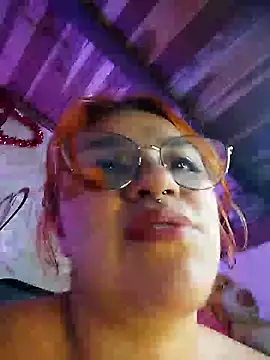 Snapshot of SophiaWeestt99 chatting on February 2025 04:29:01 AM SophiaWeestt99 online show from February 2025 04:29:01 AM