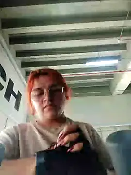 Snapshot of SophiaWeestt99 chatting on February 2025 07:16:01 PM SophiaWeestt99 online show from February 2025 07:16:01 PM