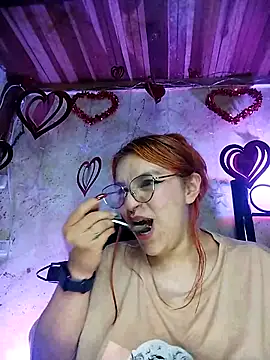 Snapshot of SophiaWeestt99 chatting on February 2025 07:55:01 AM SophiaWeestt99 online show from February 2025 07:55:01 AM