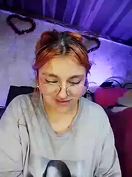 Snapshot of SophiaWeestt99 chatting on March 2025 08:19:02 AM SophiaWeestt99 online show from March 2025 08:19:02 AM