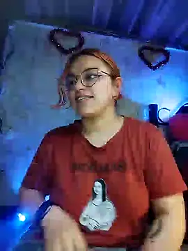 Snapshot of SophiaWeestt99 chatting on March 2025 05:17:02 AM SophiaWeestt99 online show from March 2025 05:17:02 AM