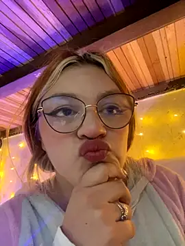 Snapshot of SophiaWeestt99 chatting on September 2025 02:22:01 AM SophiaWeestt99 online show from September 2025 02:22:01 AM