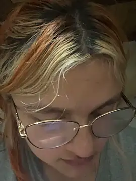 Snapshot of SophiaWeestt99 chatting on September 2025 03:17:02 AM SophiaWeestt99 online show from September 2025 03:17:02 AM