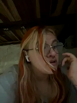 Snapshot of SophiaWeestt99 chatting on September 2025 11:26:01 PM SophiaWeestt99 online show from September 2025 11:26:01 PM