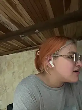 Snapshot of SophiaWeestt99 chatting on October 2025 02:53:02 AM SophiaWeestt99 online show from October 2025 02:53:02 AM