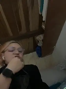 Snapshot of SophiaWeestt99 chatting on October 2025 03:50:02 AM SophiaWeestt99 online show from October 2025 03:50:02 AM