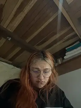 Snapshot of SophiaWeestt99 chatting on October 2025 03:07:01 AM SophiaWeestt99 online show from October 2025 03:07:01 AM