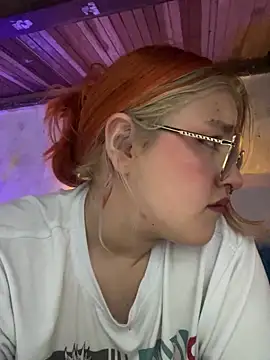 Snapshot of SophiaWeestt99 chatting on October 2025 02:41:01 AM SophiaWeestt99 online show from October 2025 02:41:01 AM