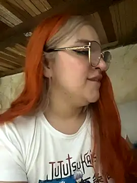 Snapshot of SophiaWeestt99 chatting on October 2025 03:42:02 AM SophiaWeestt99 online show from October 2025 03:42:02 AM