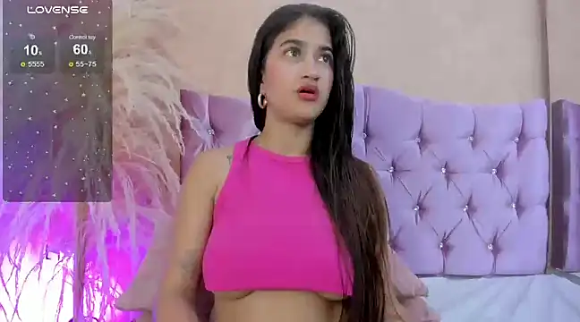 MIIAHERNANDEZ online show from January 2025 10:48:01 PM