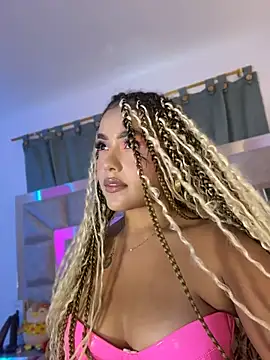 Snapshot of cassyskyle chatting on April 2026 08:03:02 PM cassyskyle online show from April 2026 08:03:02 PM