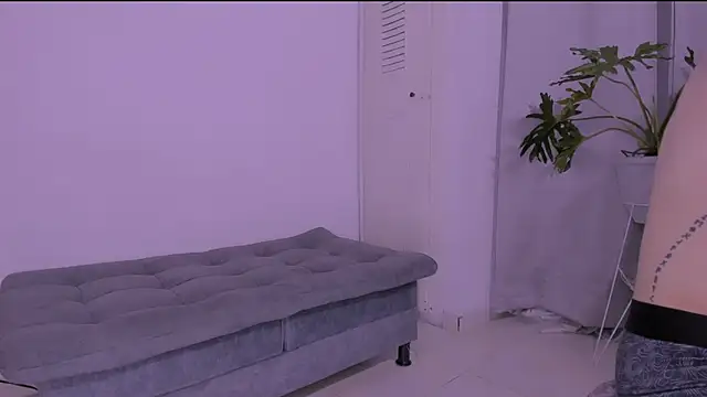 Miiafoxxx online show from November 2025 02:24:02 AM