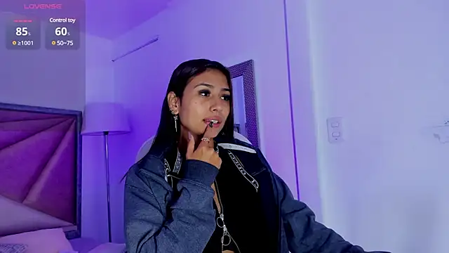 ZaraLim online show from December 2024 12:03:01 PM