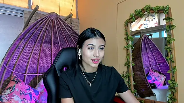 ZaraLim online show from January 2025 09:33:01 PM