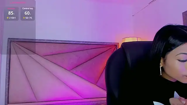 ZaraLim online show from February 2025 03:54:01 PM