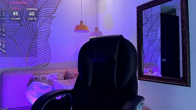 ZaraLim online show from February 2025 12:09:02 PM