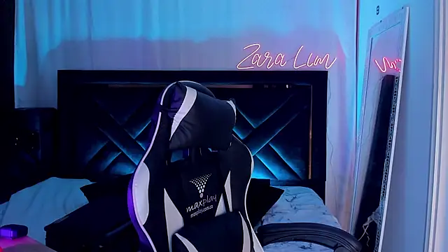 ZaraLim online show from November 2025 02:27:01 PM