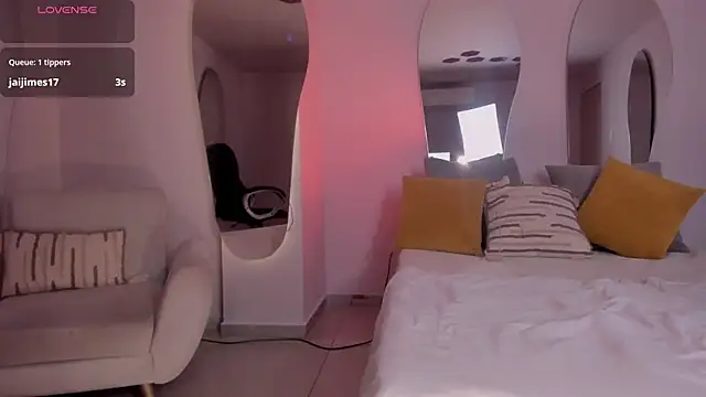 RebeccaHudson online show from March 2025 06:13:02 AM