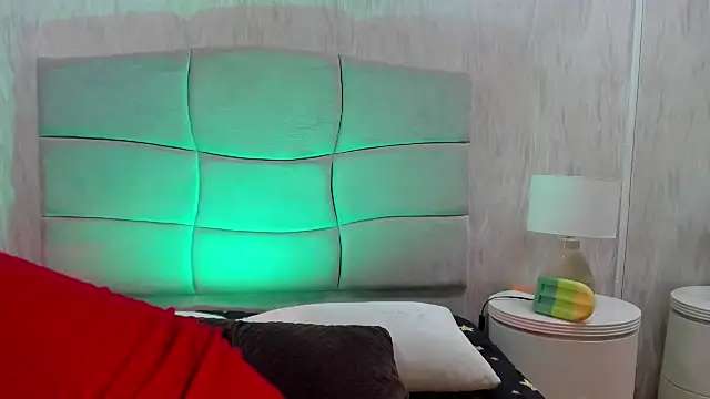 Snapshot of DafneMillers chatting on December 2024 01:56:02 PM DafneMillers online show from December 2024 01:56:02 PM