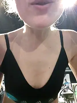 Loujoly modele online show from February 2025 03:53:01 PM