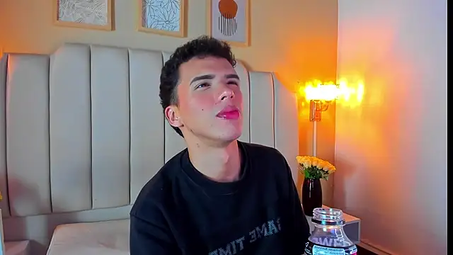 SEANTROYY online show from September 2025 03:53:01 AM