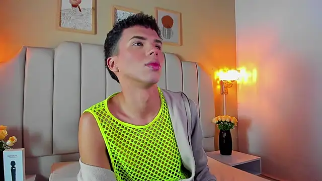 SEANTROYY online show from October 2025 04:01:02 AM