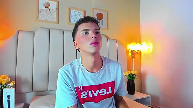 SEANTROYY online show from October 2025 04:09:02 AM